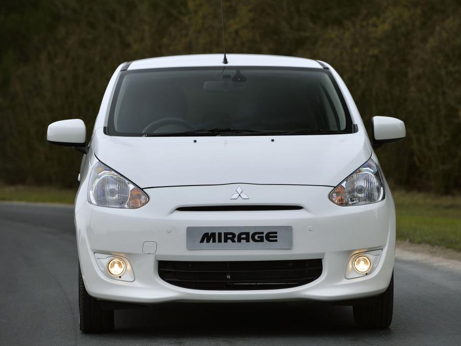  Mitsubishi Mirage 2013 года  (UK) (фото 10 из 31)